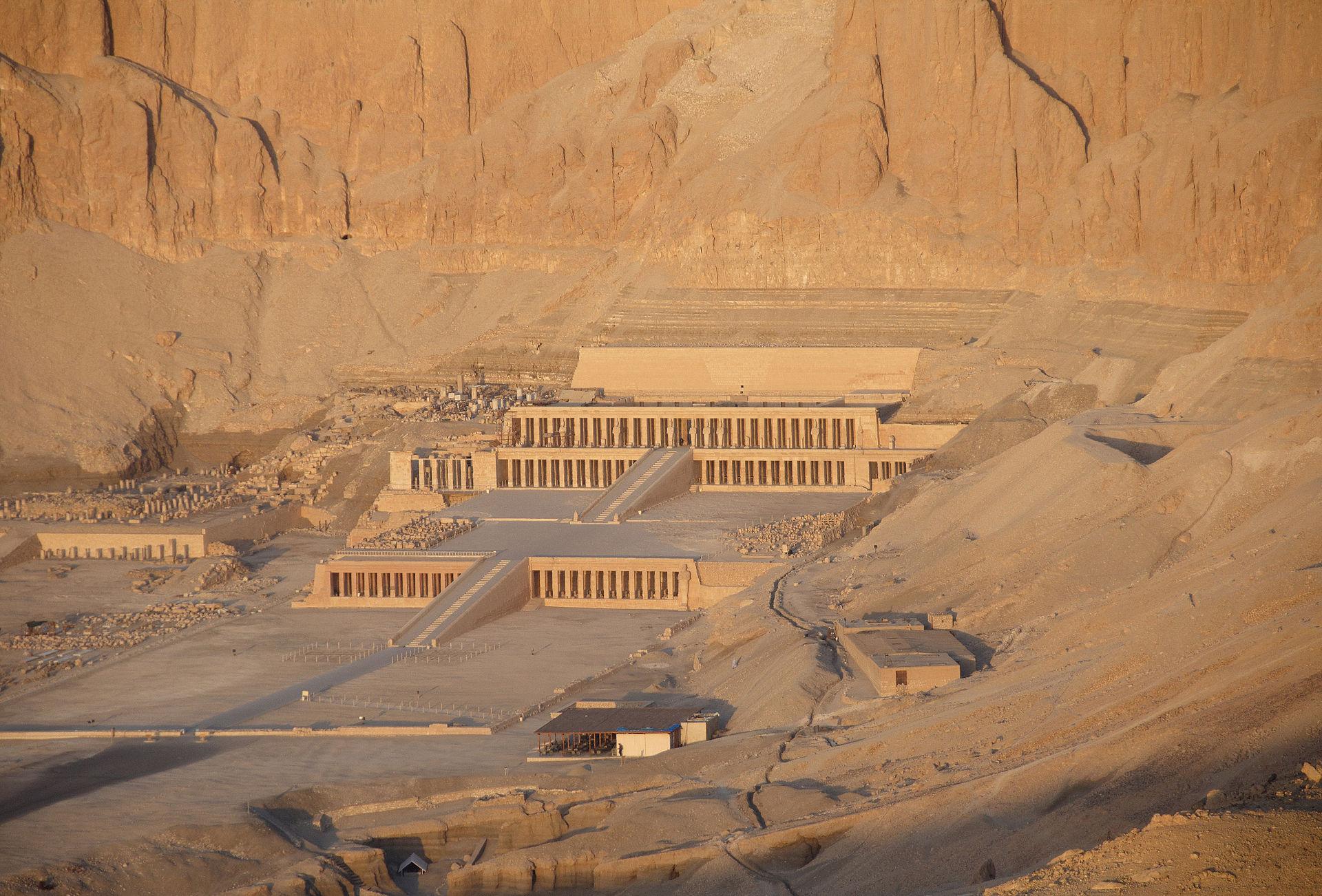 Luxor_Temple_of_Hatshepsut_A.jpg